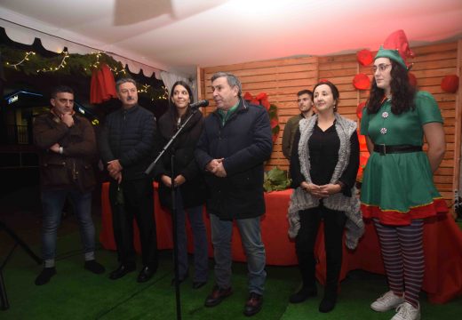 Inaugurado o Mercado de Nadal na Porta do Sol con 16 postos e unha zona infantil